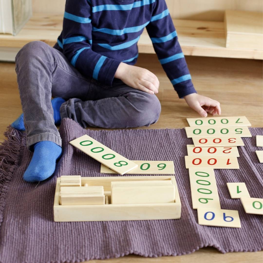 Cómo usar un trabajo de época Montessori en casa